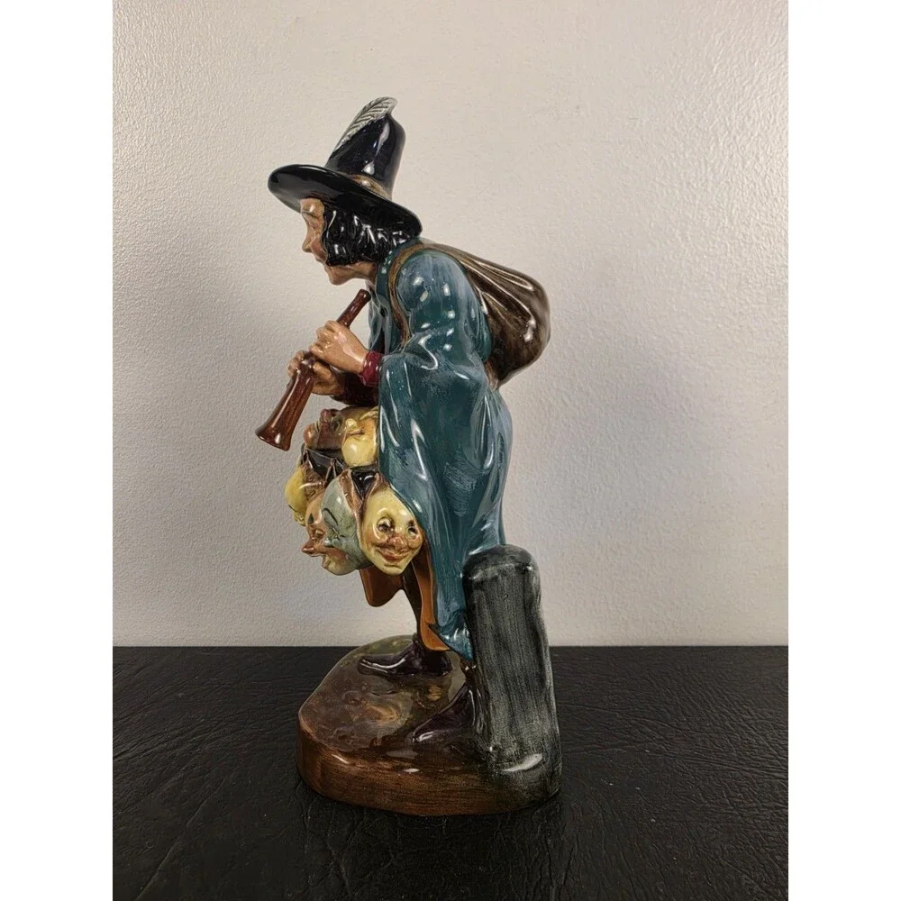 Vintage Royal Doulton HN 2103 